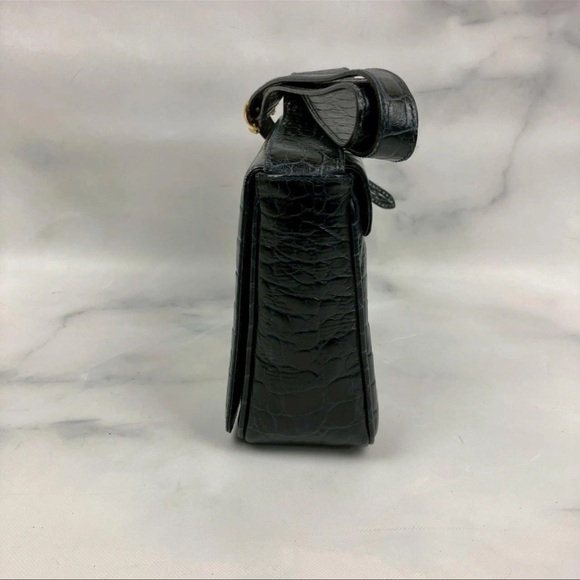 Salvatore Ferragamo Vintage Black
Crocodile Embossed Leather Bag
Gancini Italy - Picture 3 of 13